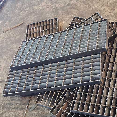 鋼梯樓梯踏步板鋼格板的獨(dú)特設(shè)計和應(yīng)用