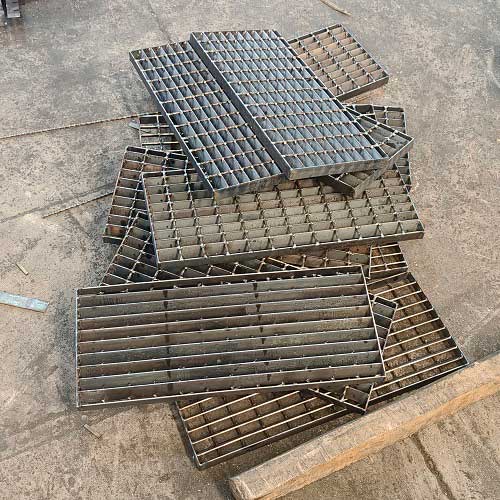 鋼梯樓梯踏步板鋼格板的獨(dú)特設(shè)計和應(yīng)用