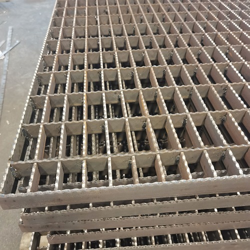 齒形平臺鋼格柵鋼格板的特性、應(yīng)用和可靠性