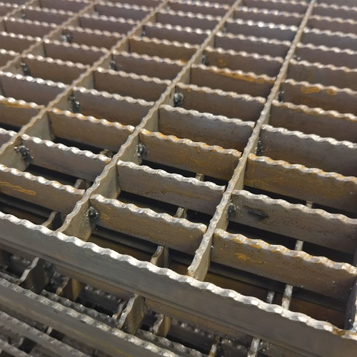 齒形平臺鋼格柵鋼格板的特性、應(yīng)用和可靠性