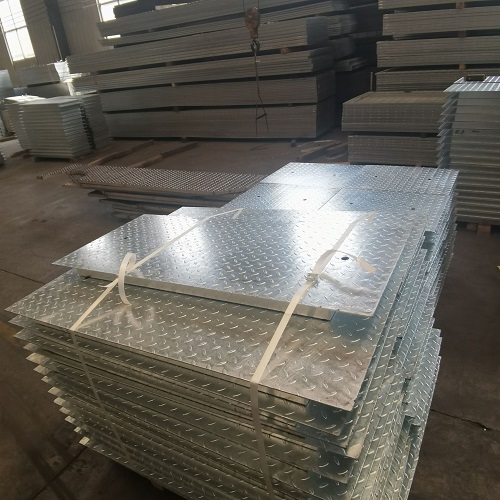 橋梁檢修通道鋼格板：如何兼顧輕量化與高強(qiáng)度？