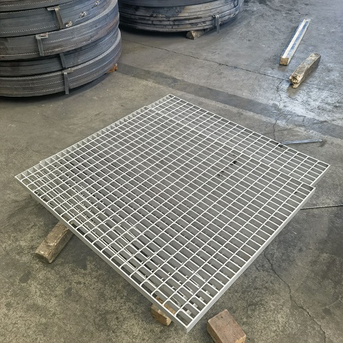 客戶血淚教訓(xùn)：選錯(cuò)鋼格板規(guī)格，3個(gè)月就變形！