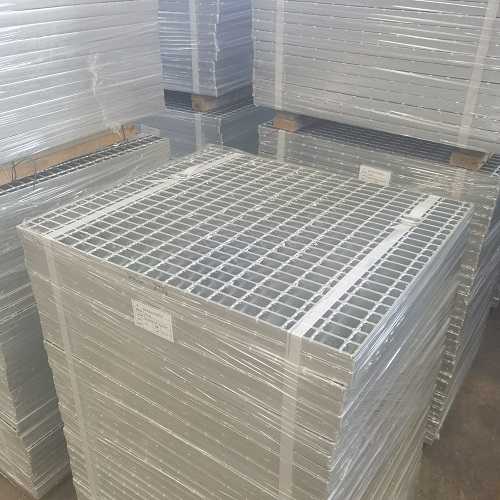 化工廠鋼格柵防腐蝕方案：應(yīng)對強酸堿環(huán)境的選型策略