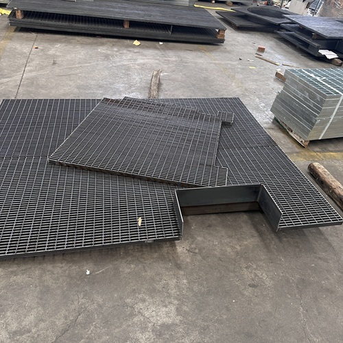 鋼格柵板在排水系統(tǒng)中的應(yīng)用太實(shí)用了