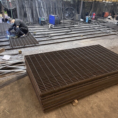 別再被忽悠了，鋼格柵板選錯(cuò)損失遠(yuǎn)比你想象的大